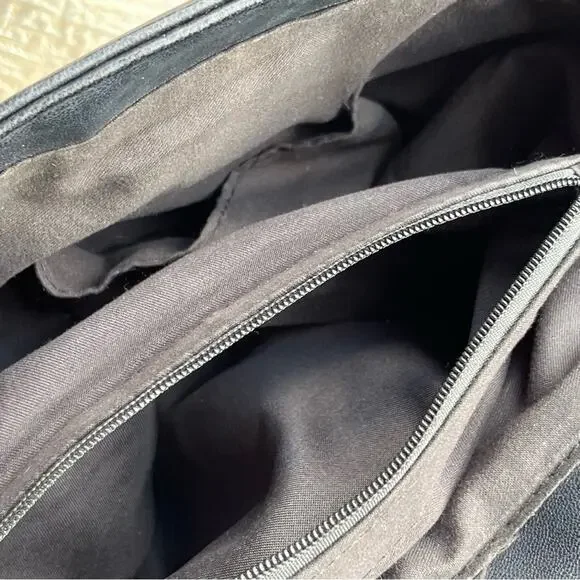 * Badgley Mischka * Quilted Messenger Bag - Picture 7 of 10